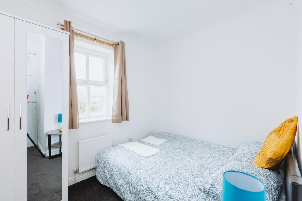 Double With Private Bathroom, Parking & Wifi Homestay Barking (Greater London)